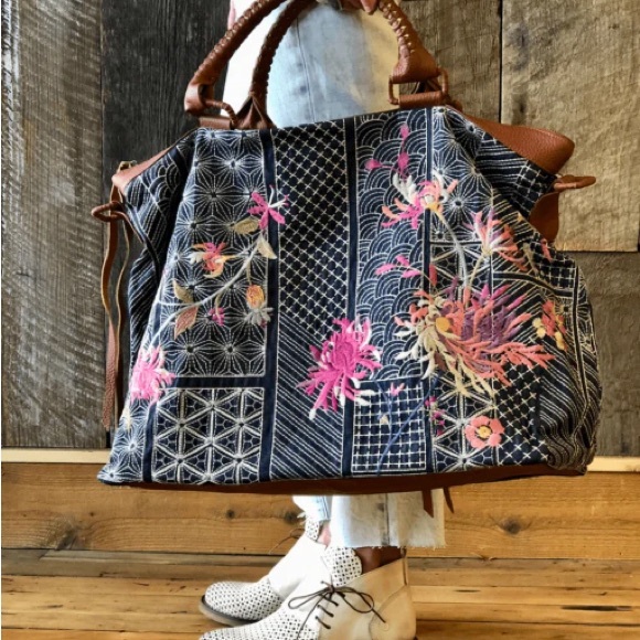 Johnny Was Viviana denim weekender bag with floral embroidery. NWT - Picture 2 of 10